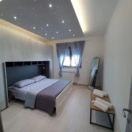 Moon Luxury レッチェ