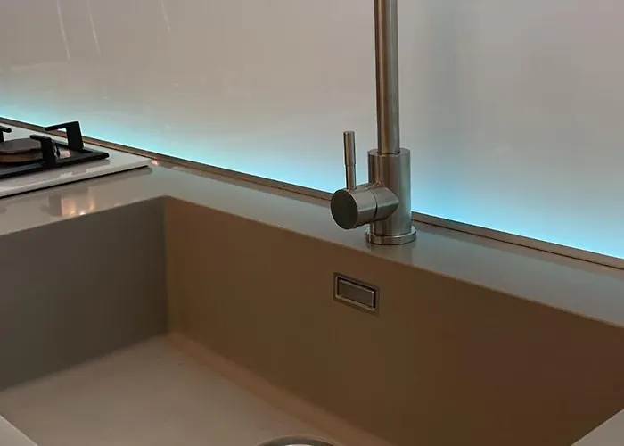 The Sunflower בית נופש *