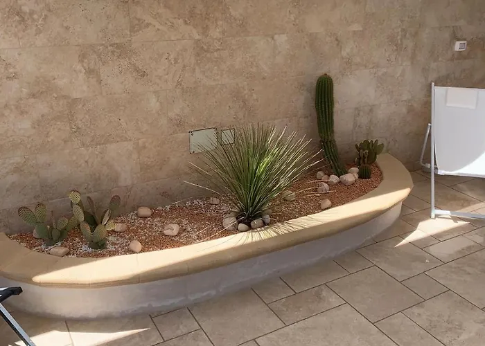 The Sunflower בית נופש *