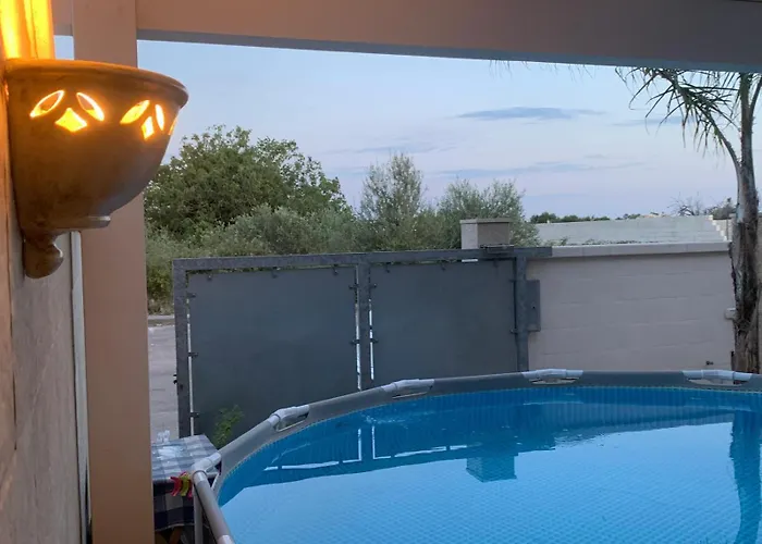 The Sunflower בית נופש *